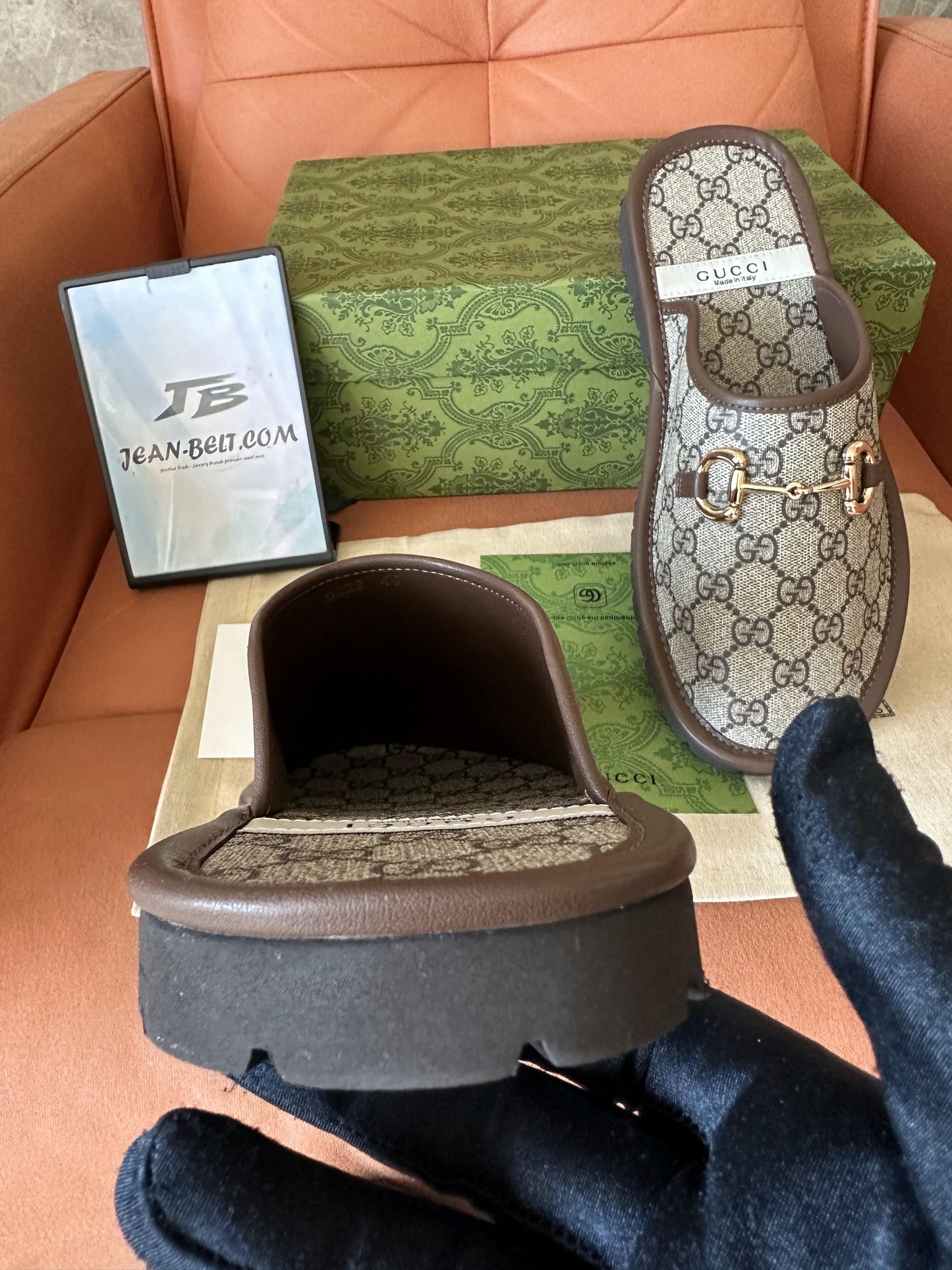 Chinelos Gucci GG Supreme Horsebit