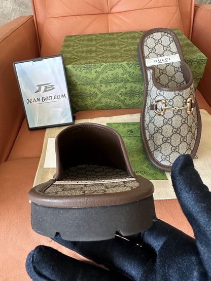 Chinelos Gucci GG Supreme Horsebit