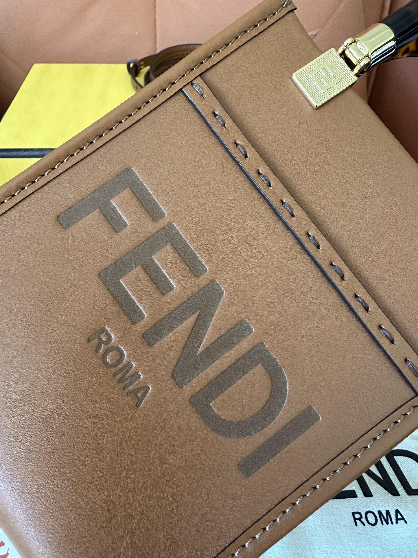 Bolsa de couro Fendi mini sunshine shopper
