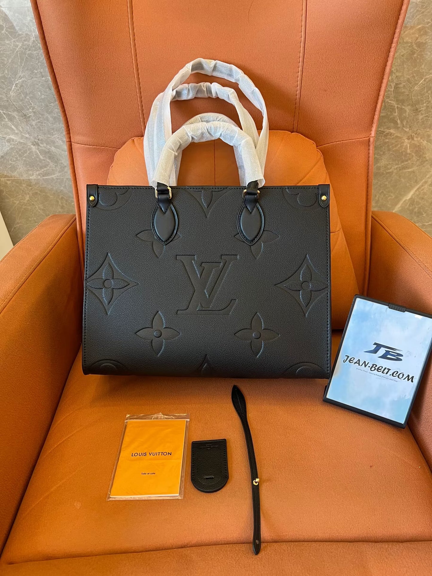 Louis Vuitton onthego mm negro