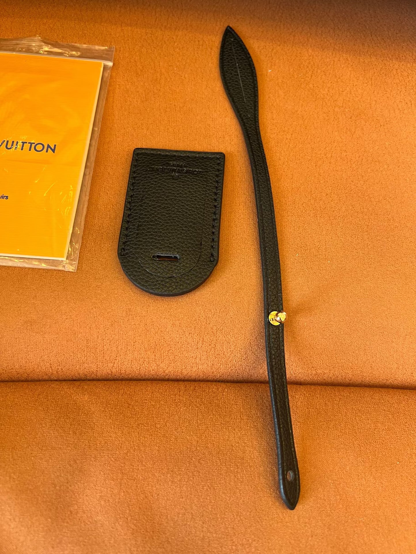 Louis Vuitton onthego mm negro