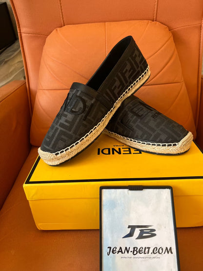Alpargatas Fendi negras sin cordones con logotipo bordado para hombre