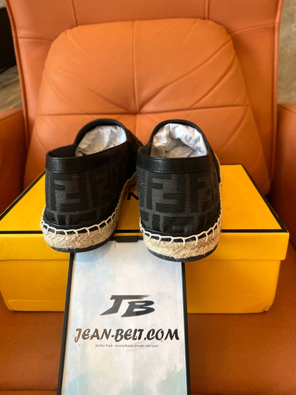Alpargatas Fendi negras sin cordones con logotipo bordado para hombre