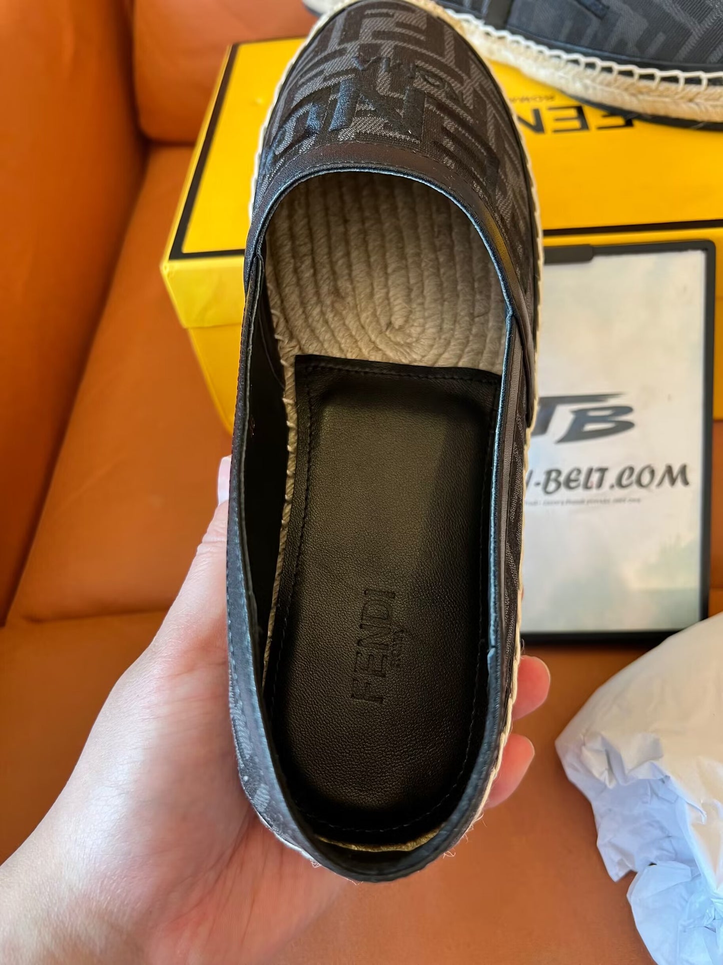 Alpargatas Fendi negras sin cordones con logotipo bordado para hombre