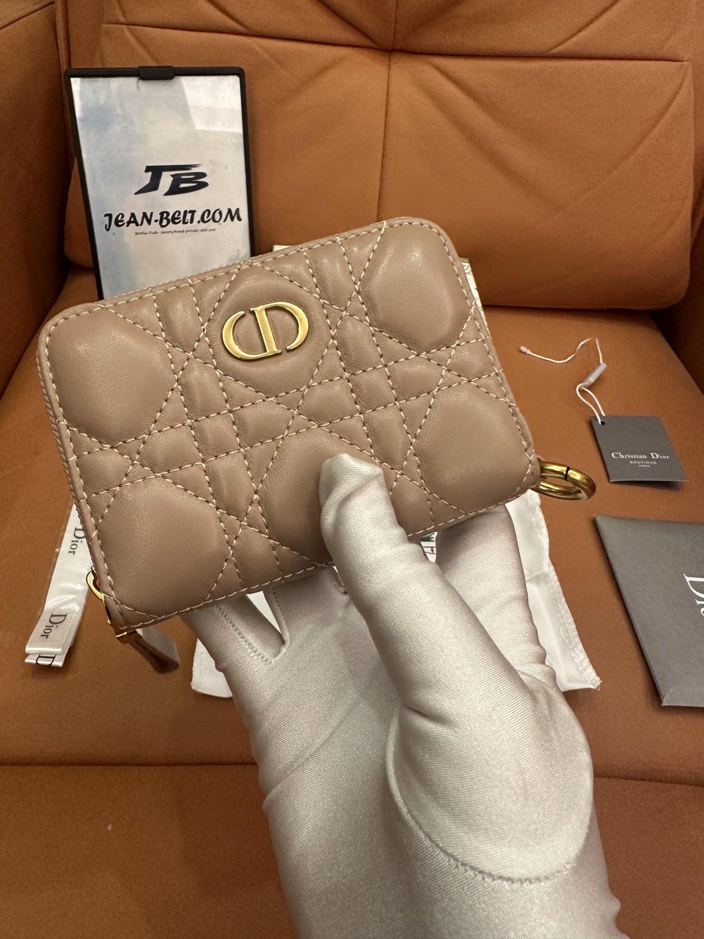 Carteira Dior Caro - bege acolchoado cannage
