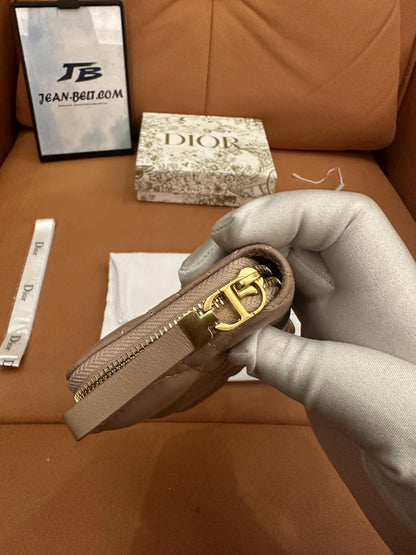 Carteira Dior Caro - bege acolchoado cannage