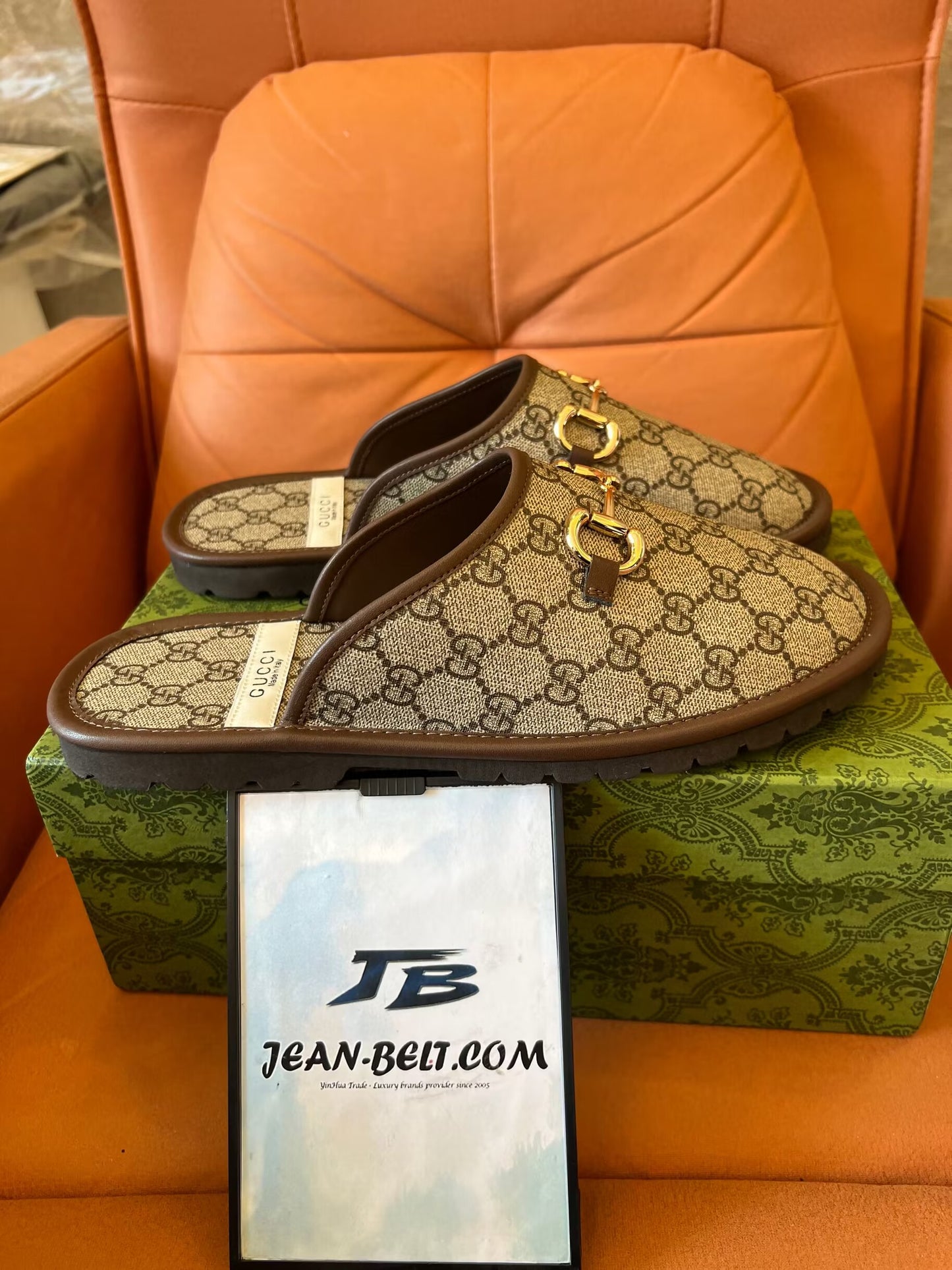 Chinelos Gucci GG Supreme Horsebit - bege