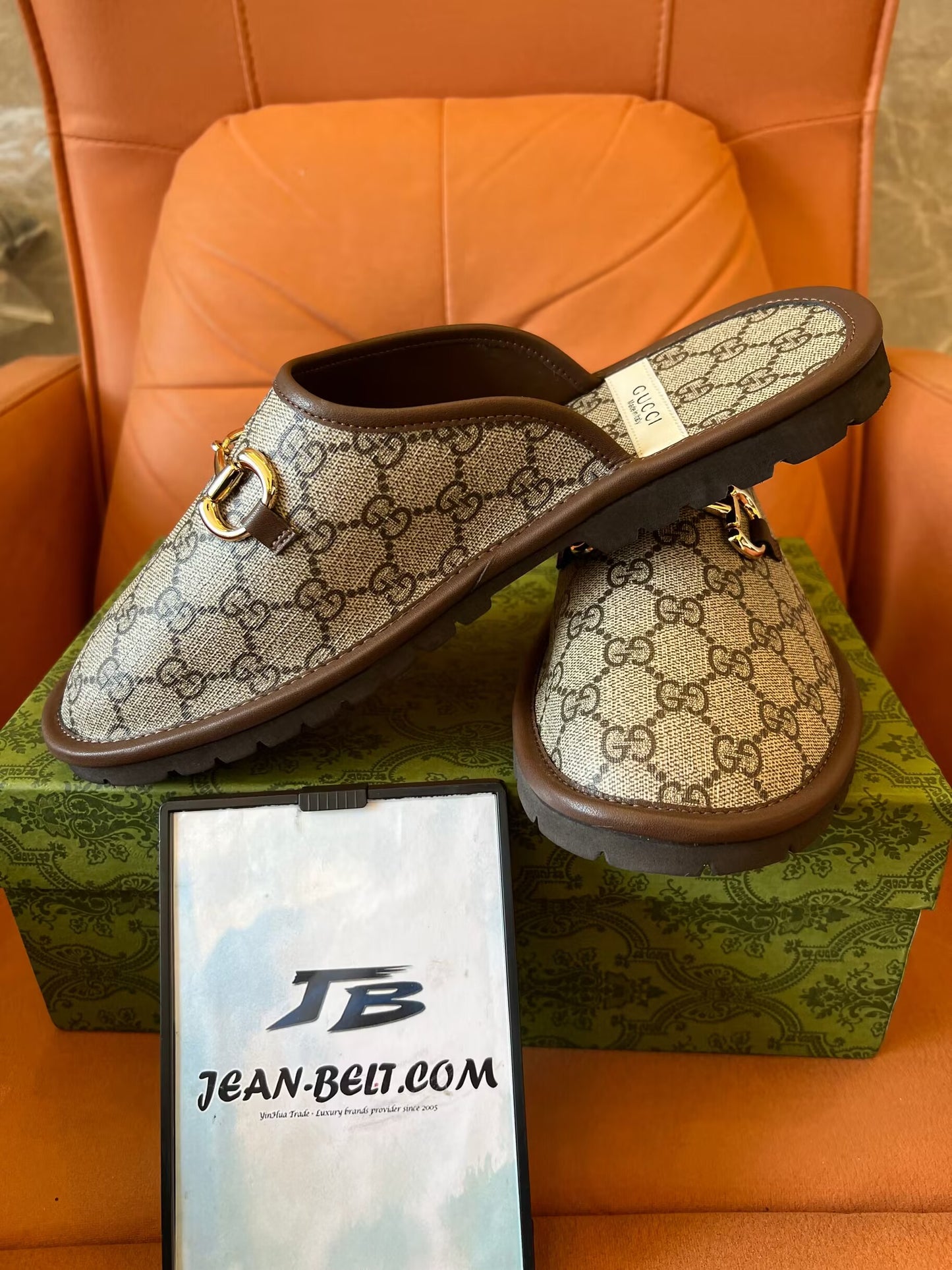 Chinelos Gucci GG Supreme Horsebit - bege