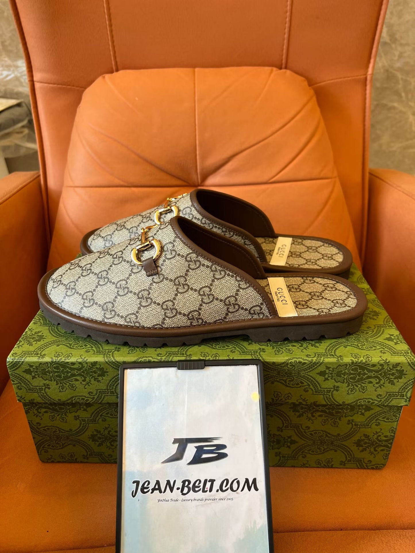 Chinelos Gucci GG Supreme Horsebit - bege