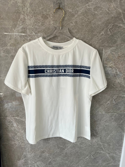 Conjunto de Roupa Desportiva Feminina Christian Dior – Leggings Monogramadas e T-shirt com Logótipo
