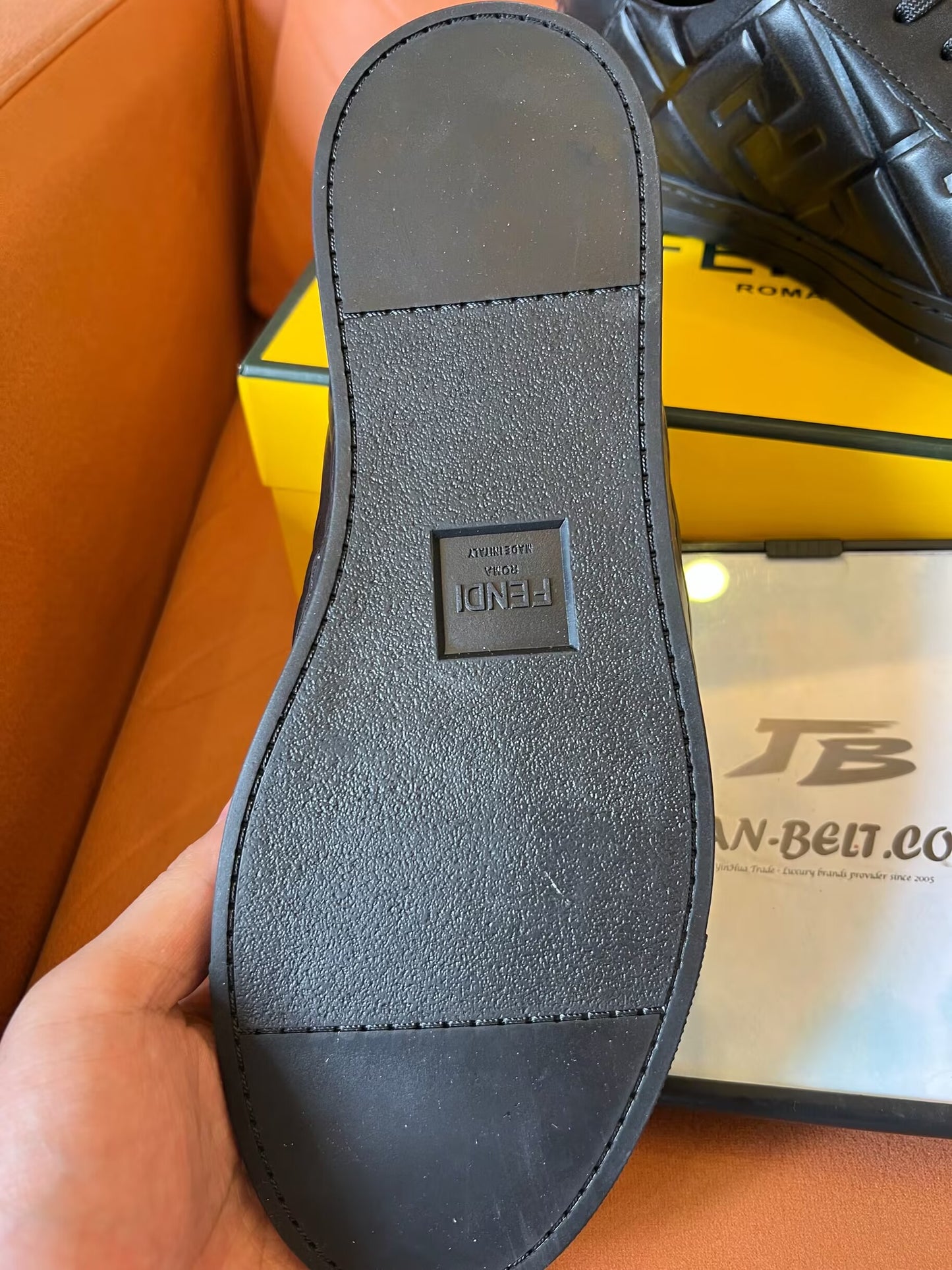 Zapatillas deportivas de piel con relieve de Fendi