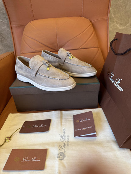 Mocasines planos Loro Piana Open Walk Charms de ante beige