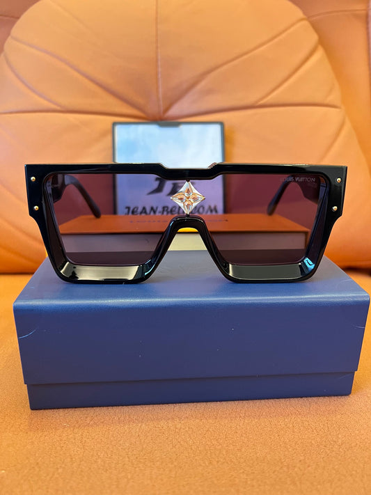 Óculos de sol Louis Vuitton pretos