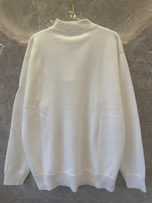 Moletom branco Gucci com logotipo bordado e detalhe listrado nas mangas