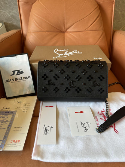 Bolso de mano paloma de Christian Louboutin