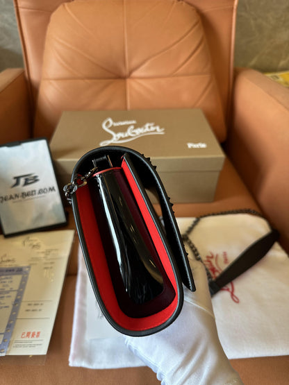 Bolso de mano paloma de Christian Louboutin