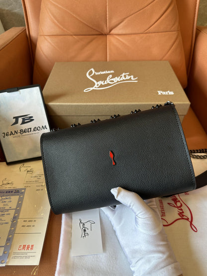 Bolso de mano paloma de Christian Louboutin