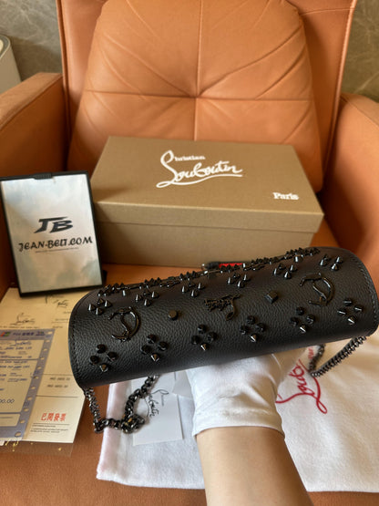 Bolso de mano paloma de Christian Louboutin