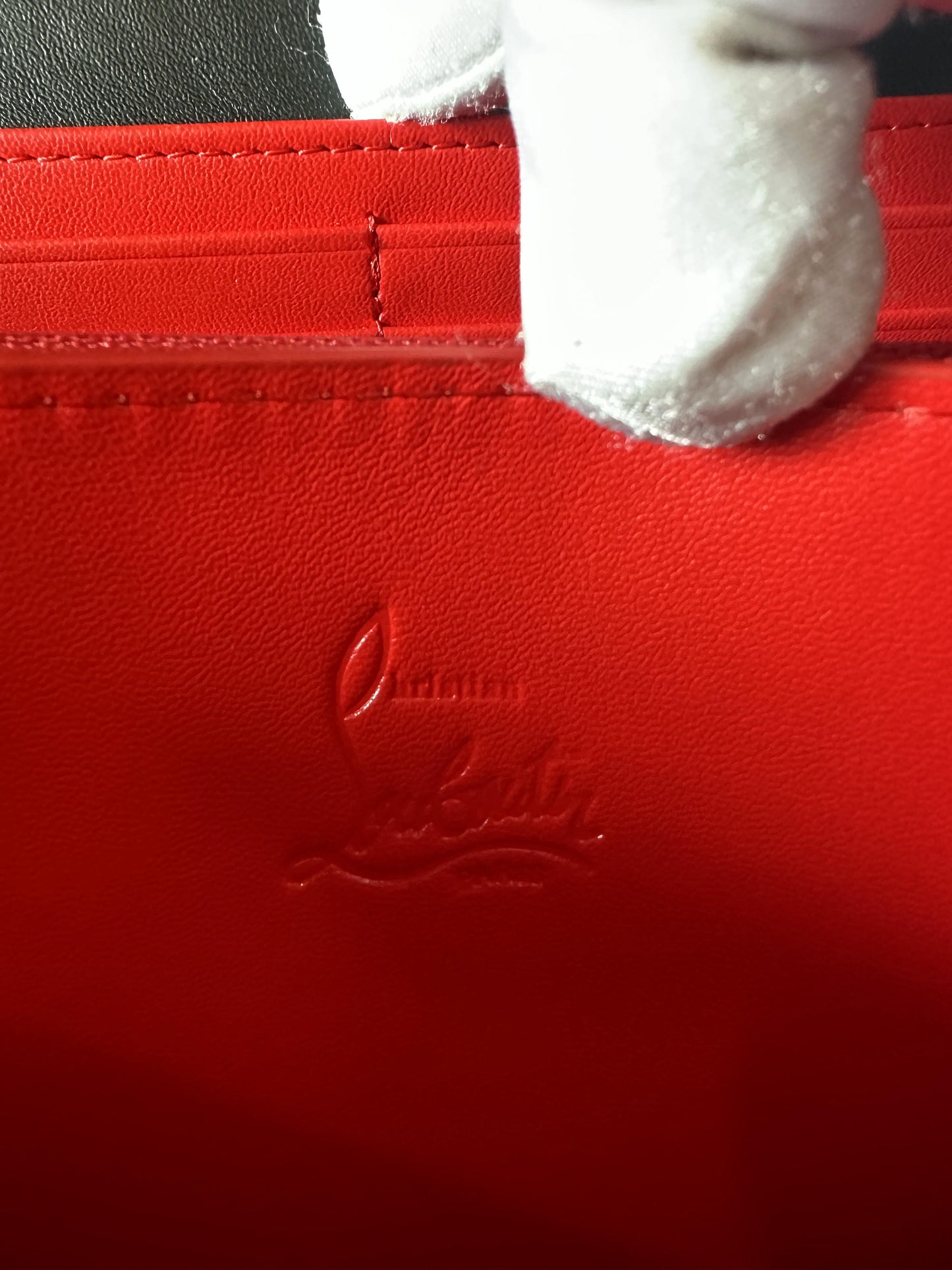 Bolso de mano paloma de Christian Louboutin