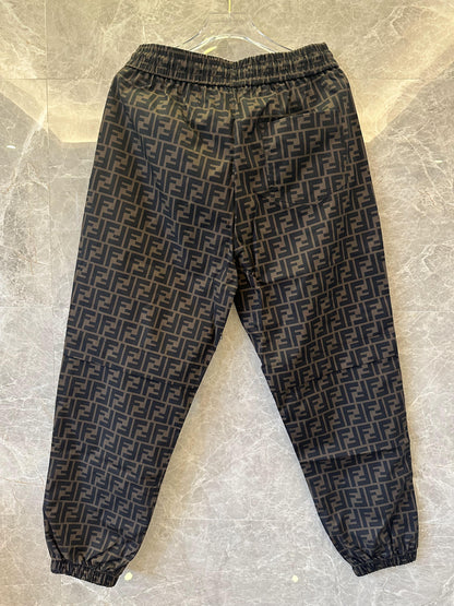 Pantalones deportivos Fendi con monograma FF en toda la prenda en negro y marrón