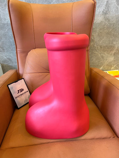 MSCHF botas vermelhas grandes astro boy