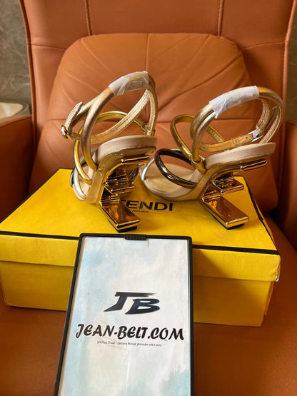 Sandalias Fendi First de napa metalizada con tiras y tacón de 95 mm