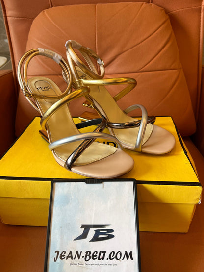 Sandalias Fendi First de napa metalizada con tiras y tacón de 95 mm
