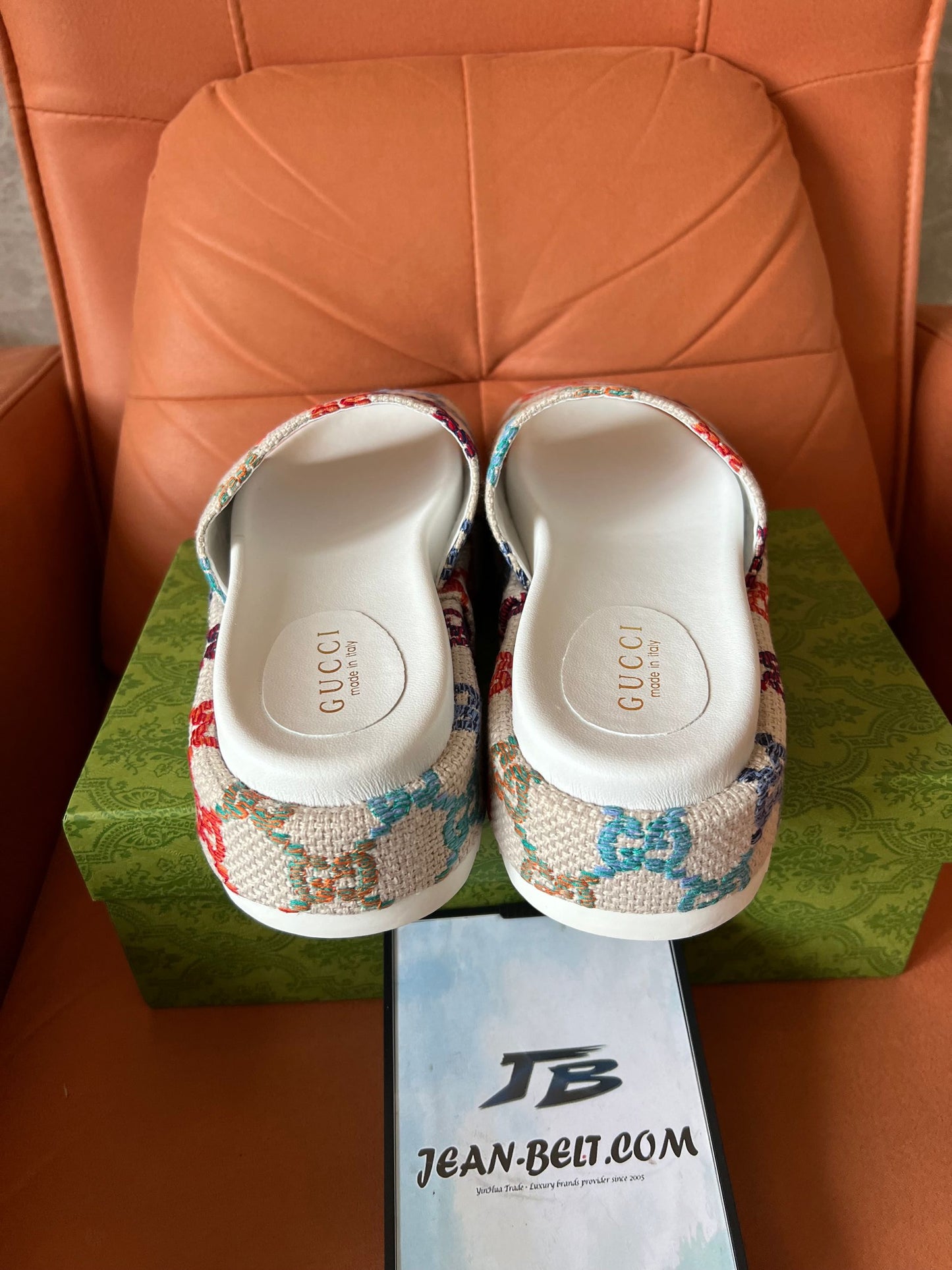 Sandálias plataforma Gucci multicoloridas GG com monograma