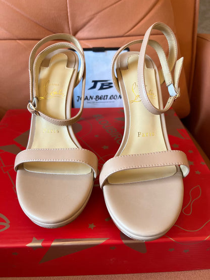 Zapatos de mujer Christian Louboutin Loubigirl 100 en piel napa color rubor