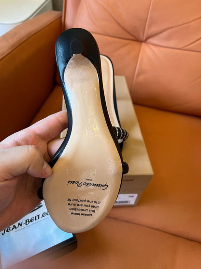 Mule Gianvito Rossi preto de mulher com aplicação de cadarço e 85 mm