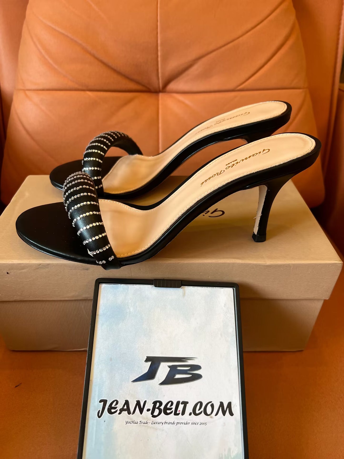 Mule Gianvito Rossi preto de mulher com aplicação de cadarço e 85 mm