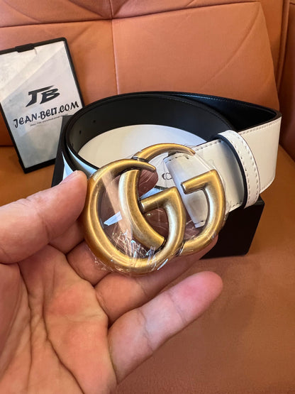 Cinturón Gucci de piel blanca con hebilla de doble G en oro antiguo