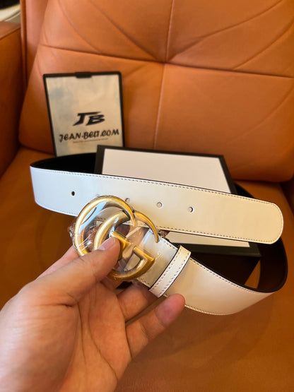 Cinturón Gucci de piel blanca con hebilla de doble G en oro antiguo