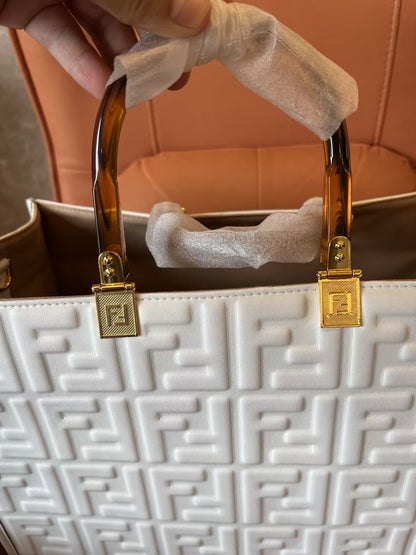 Bolso shopper Fendi Sunshine mediano de piel blanca