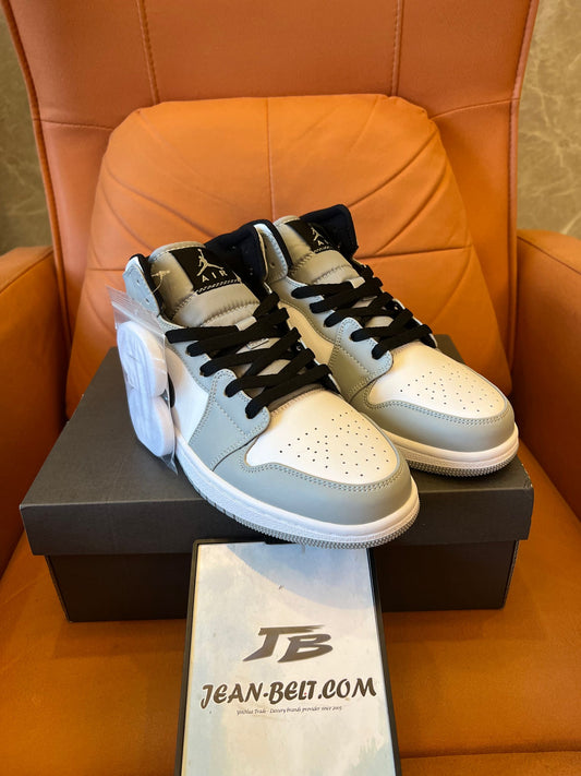 Air Jordan 1 Mid Light Smoke Grey