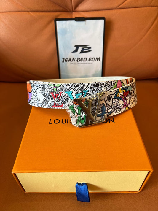 Cinturón con el logotipo LV y el grafiti de Louis Vuitton