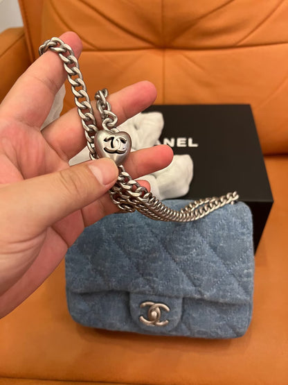 Sac mini en denim vintage Chanel