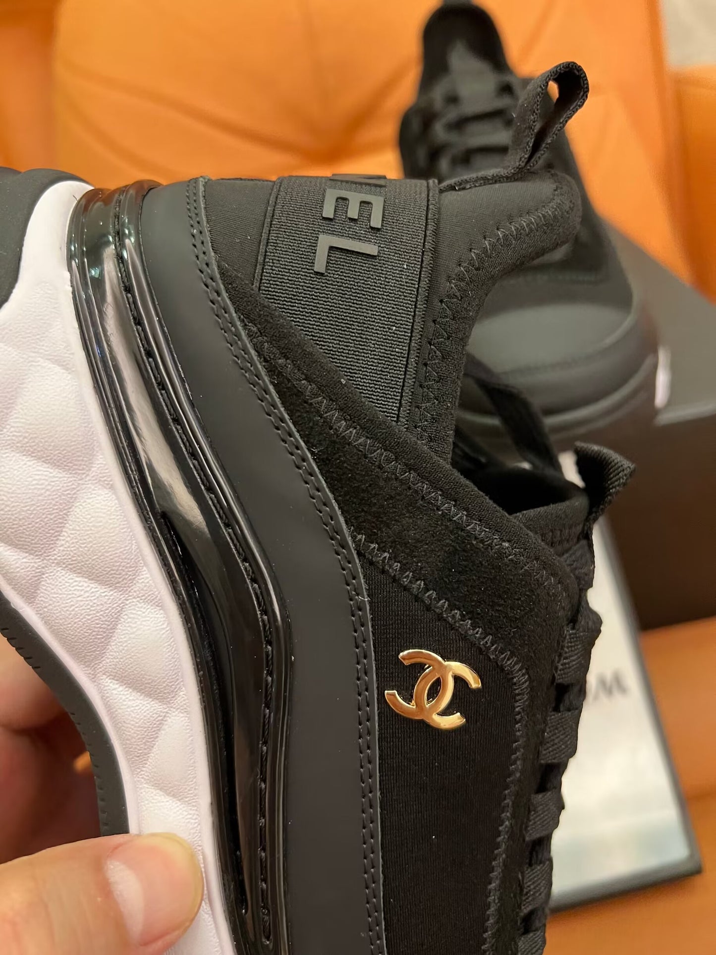 Sapatilhas CC em Pele de Vitelo Aveludada e Fibras Mistas Chanel Preto