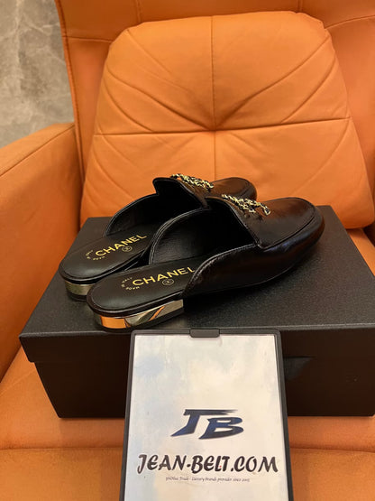 Mocasines con cadena Chanel en piel negra