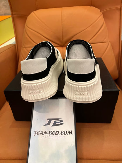 Zapatillas de plataforma con velcro de Chanel