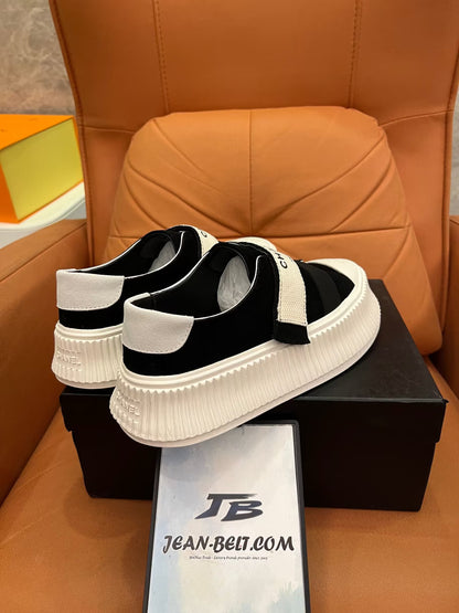 Zapatillas de plataforma con velcro de Chanel