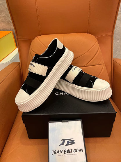 Zapatillas de plataforma con velcro de Chanel