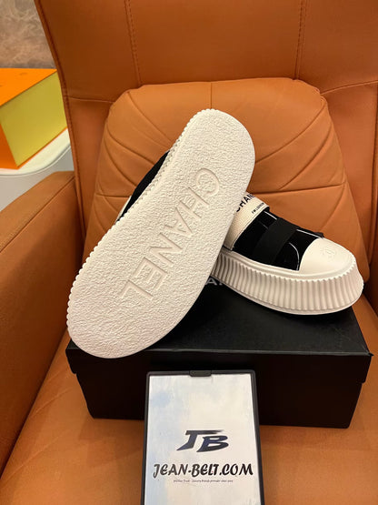Zapatillas de plataforma con velcro de Chanel