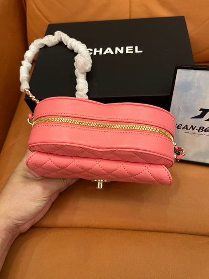 Chanel CC in Love Large Heart Bag Pink