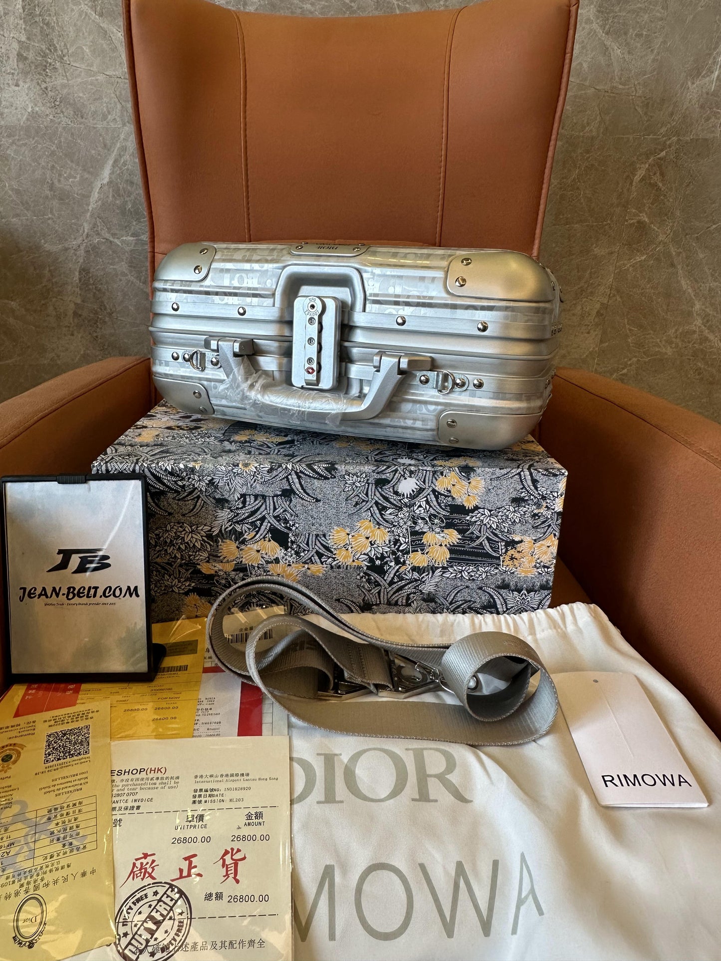Valise à main grise Dior × Rimowa