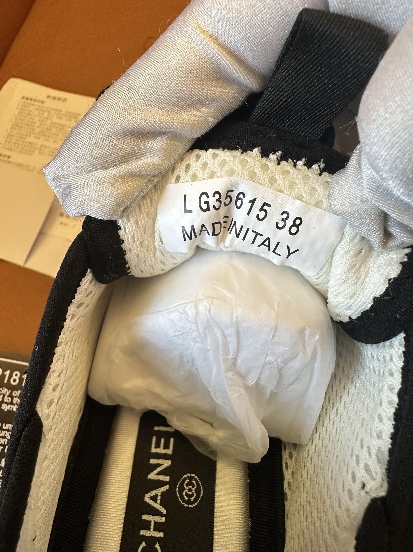Zapatillas gruesas con logo CC entrelazado de Chanel