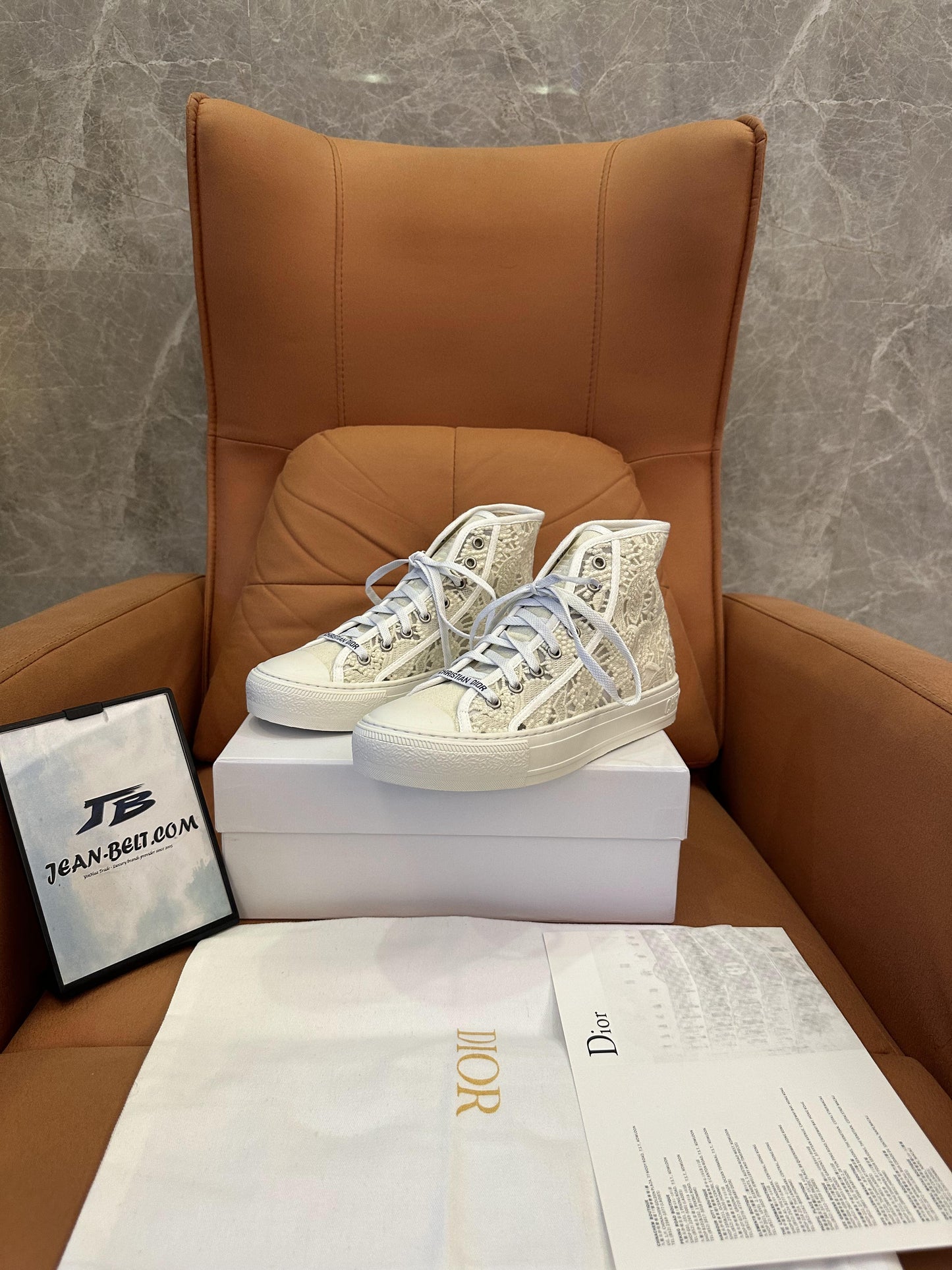 Zapatillas altas Dior B23 de lona blanca y encaje