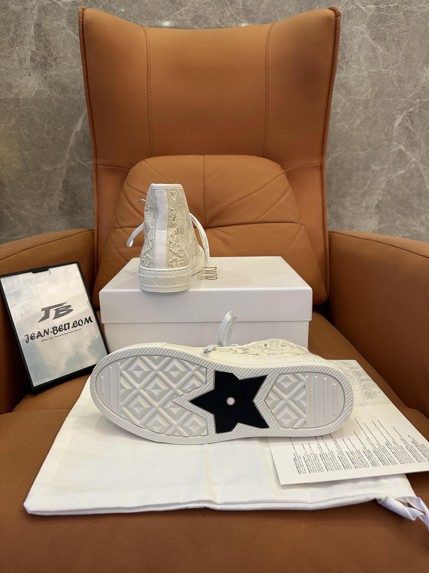 Zapatillas altas Dior B23 de lona blanca y encaje