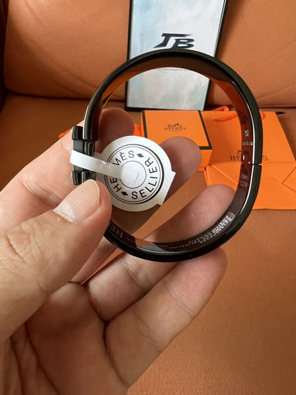 Hermes Sellier bracelet in black