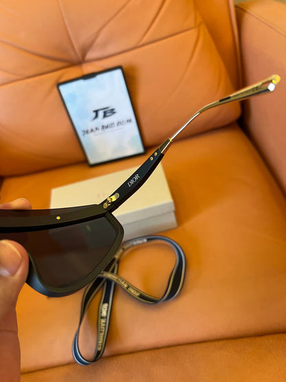 Óculos de Sol Christian Dior DIOCLUB M2U com Viseira - Edição Sport Luxe